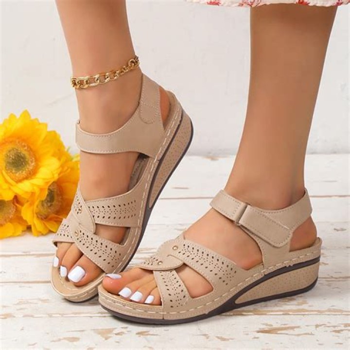 Woman in a breezy, comfortable summer outfit